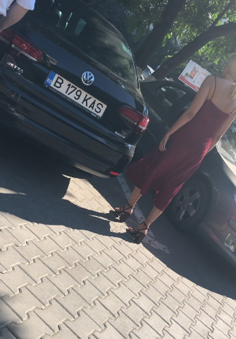 Imagini exclusive cu Emily Burghelea, la platoul Acces Direct, după ce și-a recuperat bagajele