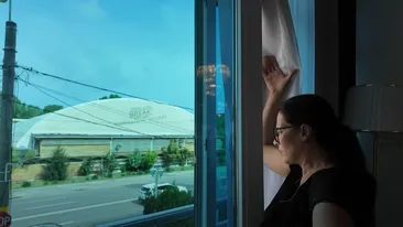Pentru 364 lei, George din București a rezervat o cameră într-un hotel 4* din Mamaia. Când a vrut să iasă pe balcon, surpriză! Ce era balconul, de fapt