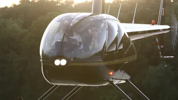 Paparazzii s-au infiltrat la ziua Andrei! Astea sunt imaginile exclusive de la petrecerea surpriza pe care Maruta i-a facut-o