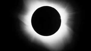 2011 vine cu eclipsa de soare vizibila in Romania si furtuni solare!