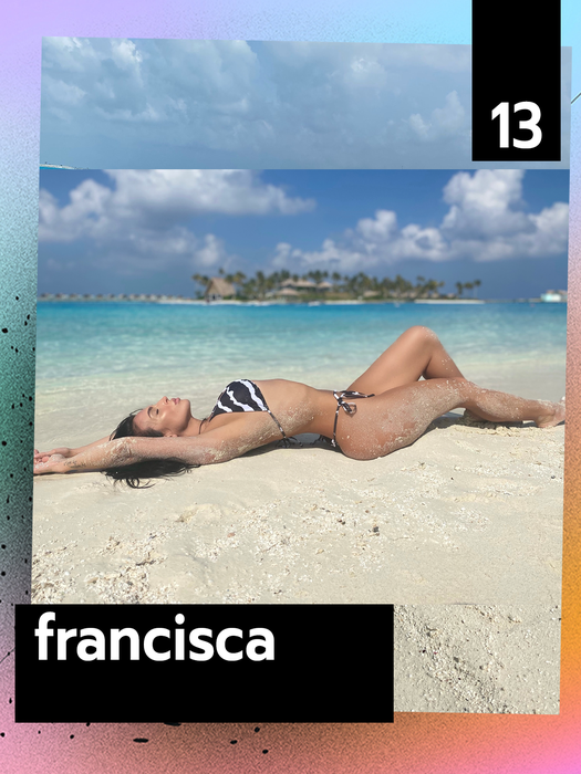 Aloooo, Anna Lesko, Inna, Francisca… TOP sexy-vedete care s-au jucat cu fundulețul în nisip!