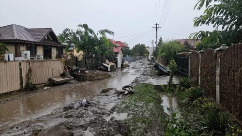Stare de alertă în Vrancea. Mai multe persoane evacuate în urma inundațiilor