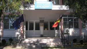 Profesorii de la "Jean Monnet" nu sunt de acord cu demiterea conducerii: "Ni se pare extrem de incorect si ne afecteaza pe toti"