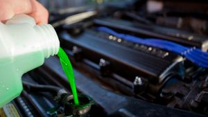 Gest extrem! A băut antigel de supărare că a pierdut la păcănele! Ce s-a întâmplat cu tânărul