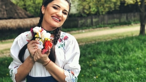 O cântăreață de muzică populară, apariție HOT la plajă! Cum arată costumul de baie cu care Andrada Bârsăuan a atras toate privirile