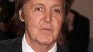 Paul McCartney: "M-am decis sa nu mai fumez cannabis de dragul fiicei mele"