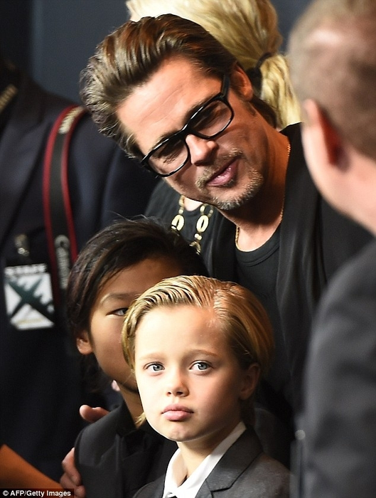 Foto! Ea este mini BRAD PITT! Vezi asemănarea izbitoare dintre actor şi fiica sa, SHILOH