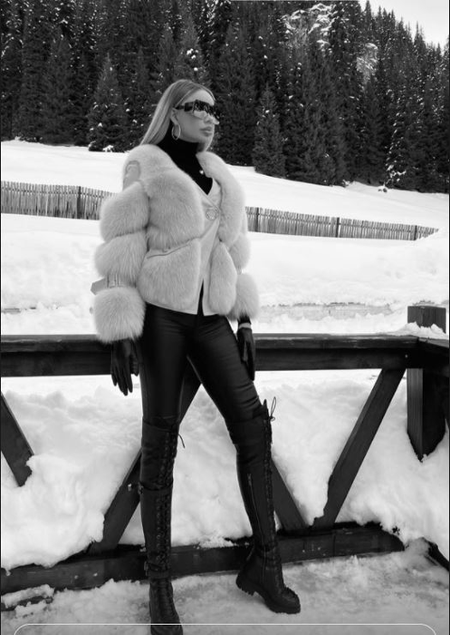 Bianca Drăgușanu, vacanță de poveste la munte cu Gabi Bădălău și gașca de prieteni: “Binecuvântată”. Alături îi este fosta soție a lui Alex Bodi și fetița cea mică | FOTO
