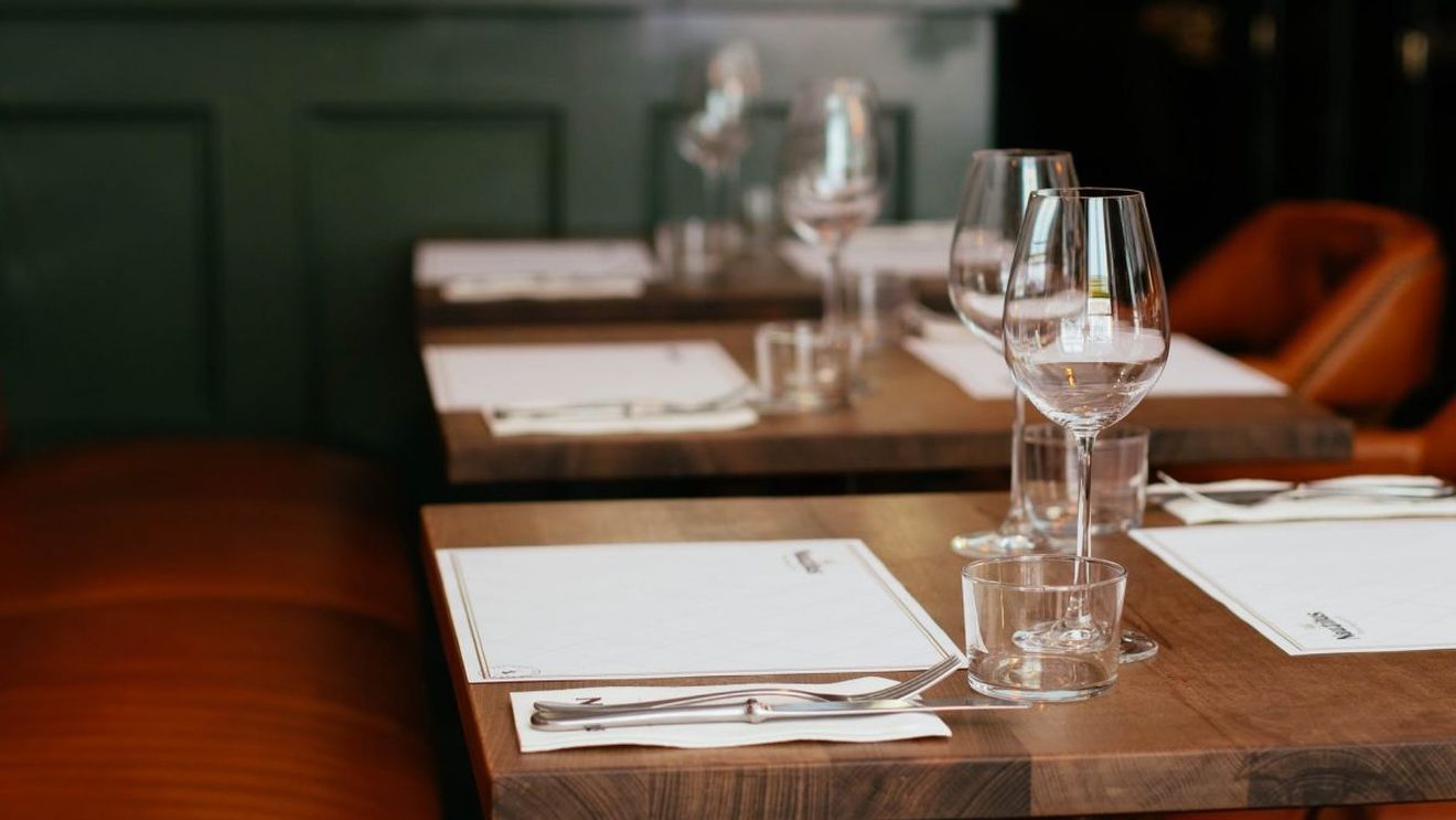 Restaurantele, sălile de sport și saloanele de evenimente ar putea rămâne deschise! Măsurile care se dezbat în următoare ședință CNSU