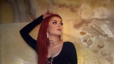 Elena Gheorghe, aproape goală în noul ei videoclip! Fanii au înroşit butonul de ”Like”
