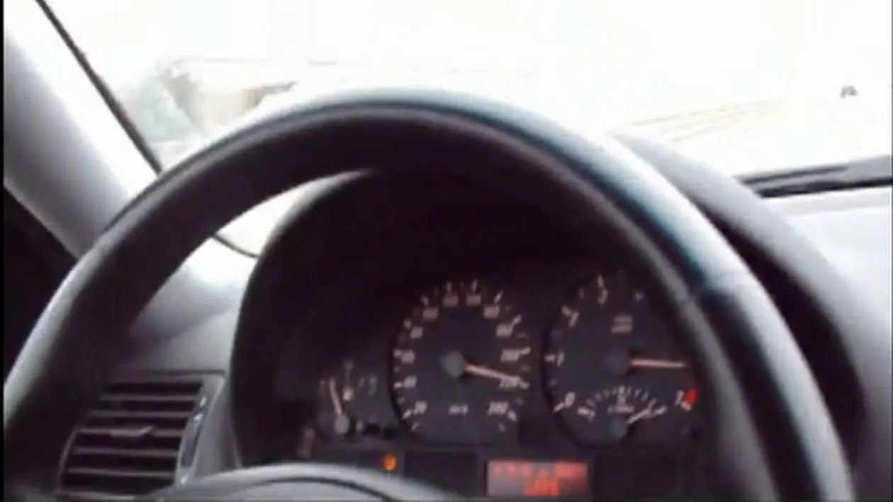 Explicatie halucinantă! Ce le-a spus politistilor un sofer care conducea cu 180 km/h: Aveam viteza asta pentru că...
