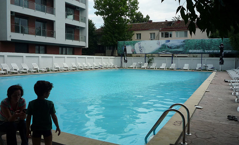 Piscina Bleu Ciel este una dintre cele mai selecte din Capitală