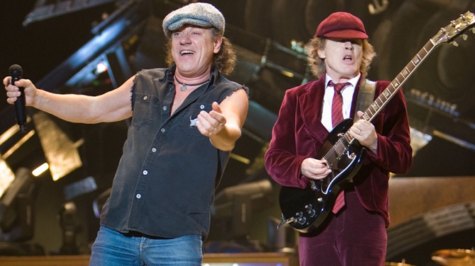 Se intampla in Romania! Rockerii de la AC/DC ne fac de cacao: "Vamesii de la Nadlac ne-au cerut spaga"