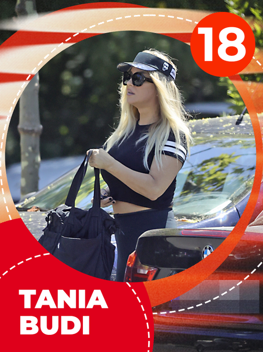 TOP 40 vedete care au lăsat la vedere ce au mai de preţ! Antonia, Loredana sau Tania Budi, sus bluziţa şi… abdomenul la control!