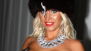 Raluca Podea si-a dus baietelul la psiholog: Facuse o pasiune pentru culoarea roz si pentru papusi