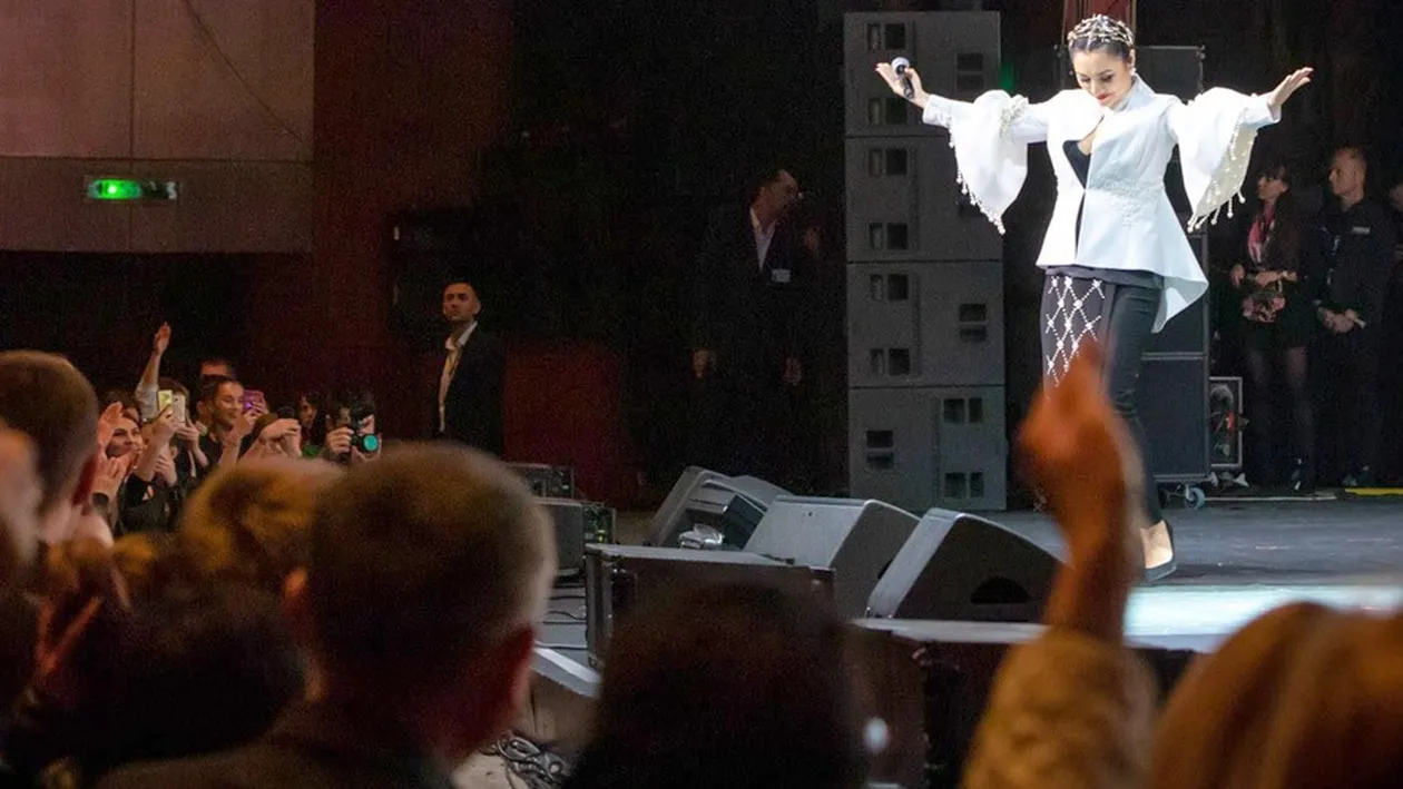 Andra Măruță a crezut că nu vede bine. Ce a pățit în timpul concertului susținut la Chișinău. Ce au făcut câțiva moldoveni din primele rânduri