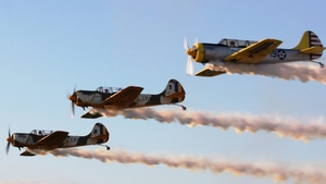 A început BIAS 2017! Peste 200 de piloţi şi paraşutişti, la Bucharest International Air Show. Intrarea este liberă