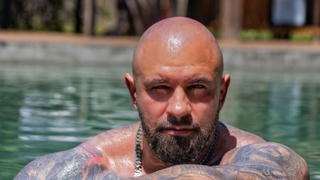 Alex Bodi a rupt norma la Monaco! Imagini virale cu noua iubită și bolidul Ferrari