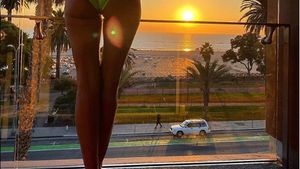 A făcut mega-show cu posteriorul sexy! Cine e vedeta care i-a înnebunit pe bărbați GALERIE FOTO
