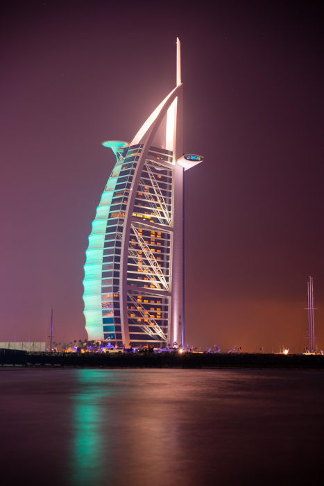 Hotelul Burj Al Arab din Dubai. Foto: Profimedia