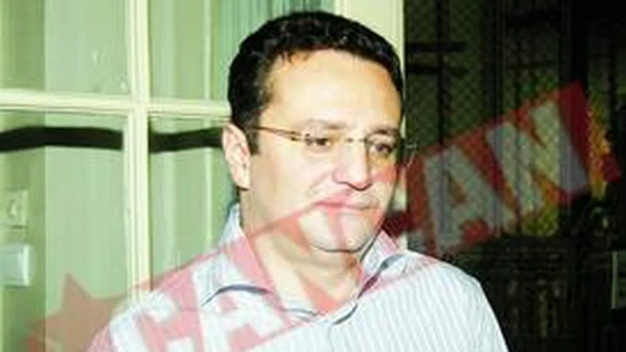 SRI face dosare politicienilor ca sa guverneze PD-L