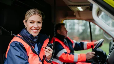 Salariu șofer de ambulanță 2026. Cât câștigă lunar, în funcție de vechime