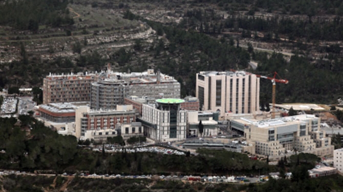 Drama cumplita a lui Mircea Anca, actorul care de sase luni este internat intr-un spital din Israel si a trecut prin doua transplanturi in 78 de zile. Face doar zece pasi si urca numai o treapta