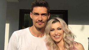 Nu se aştepta să fie surprinsă de paparazzi. Am pozat-o TOTAL NEMACHIATĂ pe graviduţa ANDREEA BĂLAN!