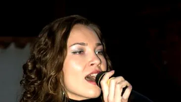 Kamelia a castigat primii bani la 14 ani, dupa ce a cantat cu fratele ei, George Hora! Facem muzica impreuna din 2000 si compunem piese