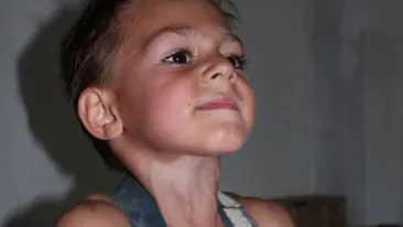 SCANDALOS! Micul Hercule, supus din nou la tratamente grele! Tatal lui l-a pus sa faca ASTA!