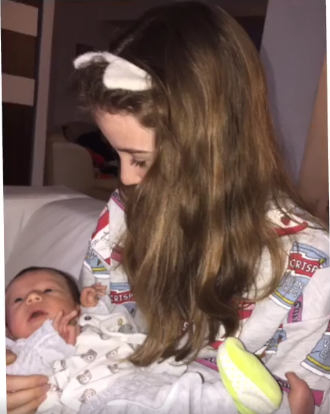 Monica Gabor i-a făcut cunosştinţă fiicei ei, Irina Columbeanu, cu cel mai nou membru al familiei