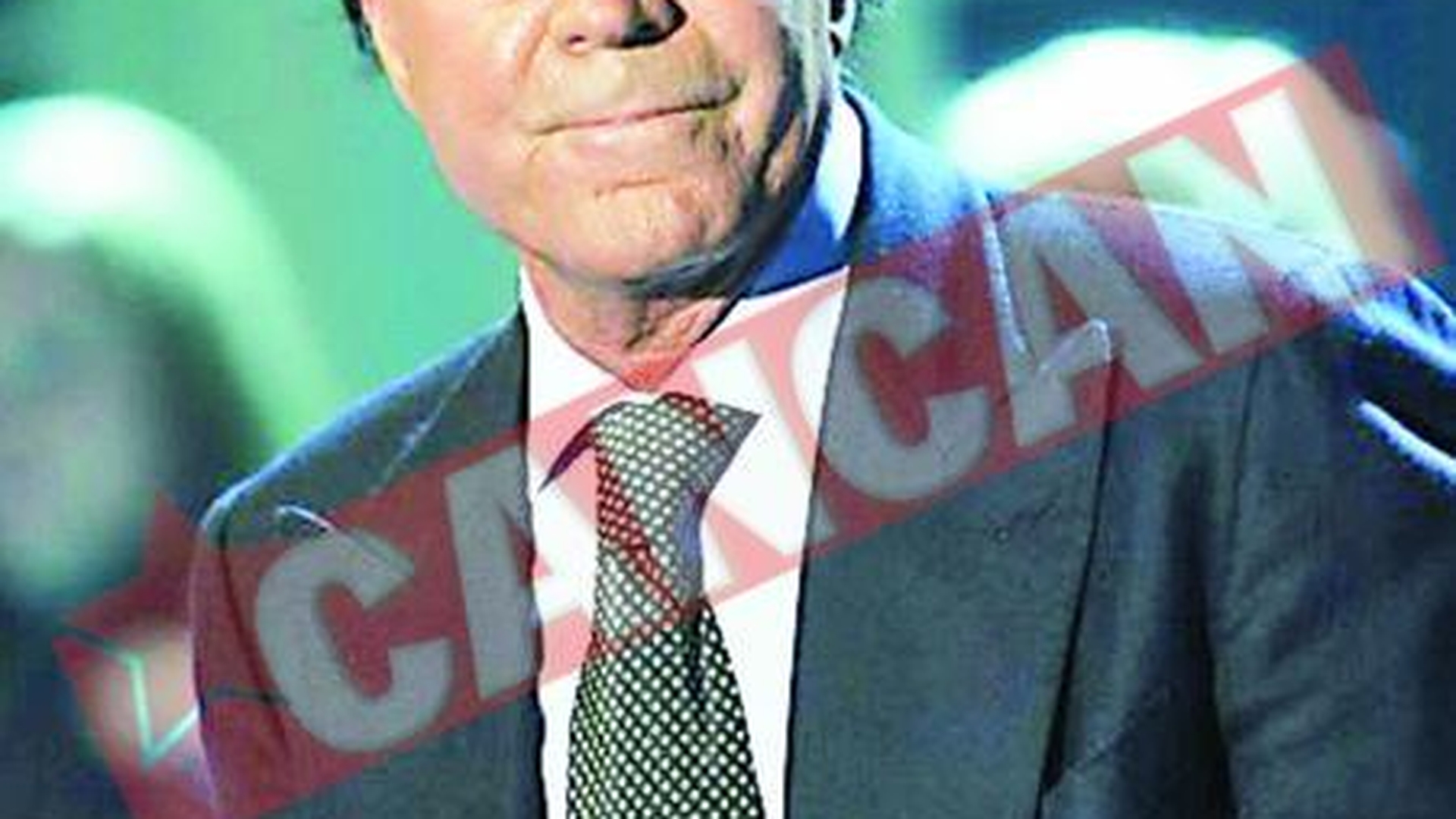 De ce a fugit Julio Iglesias din Romania