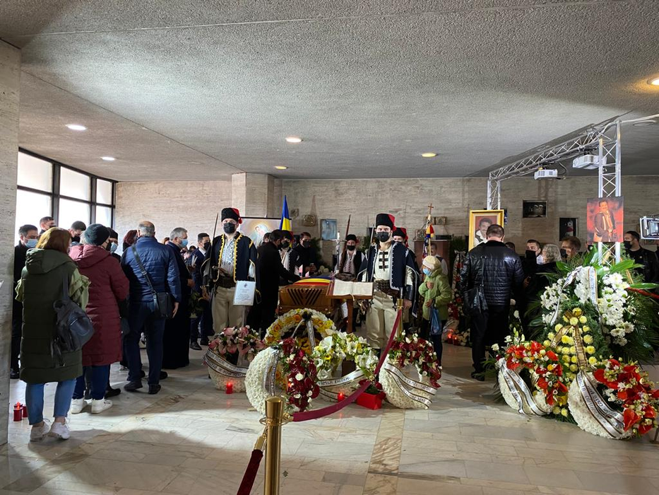 Ce scrie pe crucea lui Petrică Mâţu Stoian? Acesta a fost numele lui real, de fapt