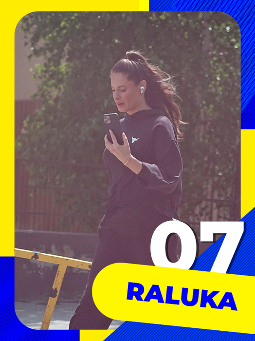 TOP 30 VEDETE care fac live-uri, story-uri și selfie în public, dar… Cum arată din celălalt unghi! Nici dacă te chinuiai nu le prindeai așa!