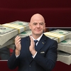 Băieții deștepți din fotbalul mondial! Gianni Infantino ar fi avut două salarii babane, dar unul era ținut departe de ochii lumii. Cât încasa ”Nașul” de la Fifa