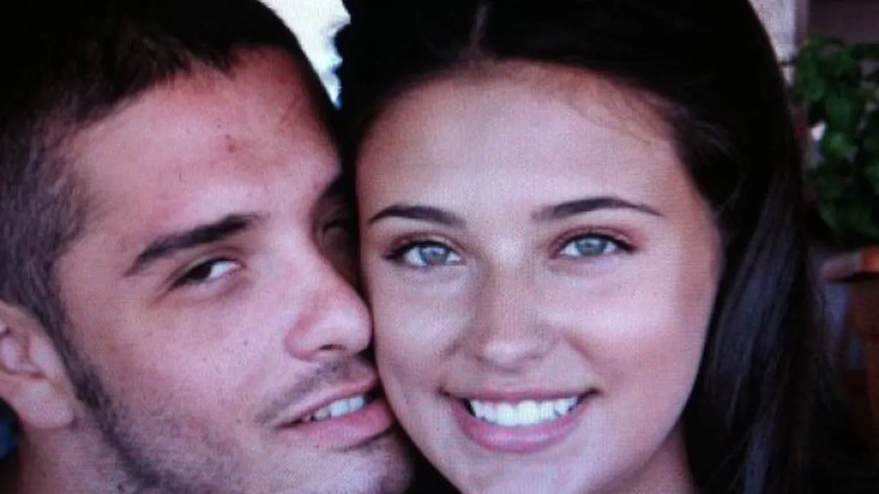 Tatăl lui Vincenzo nu vrea să creadă în despărţirea fiului său de Antonia. El ştia că frumoasa cântăreaţă e gravidă