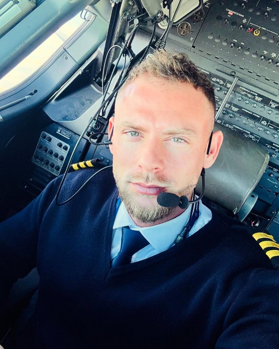 Ispita-pilot Eduard Vlădescu, necazuri cu banii. Blue Air i-a dat „țeapă” după perioada petrecută la cunoscuta companie aeriană